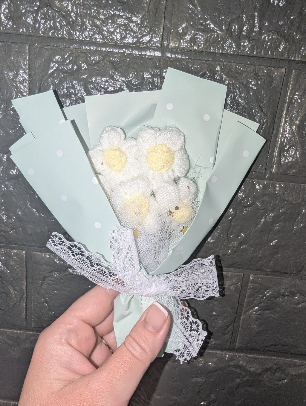 Mini Crochet Daisy Bouquet – Handmade Gift